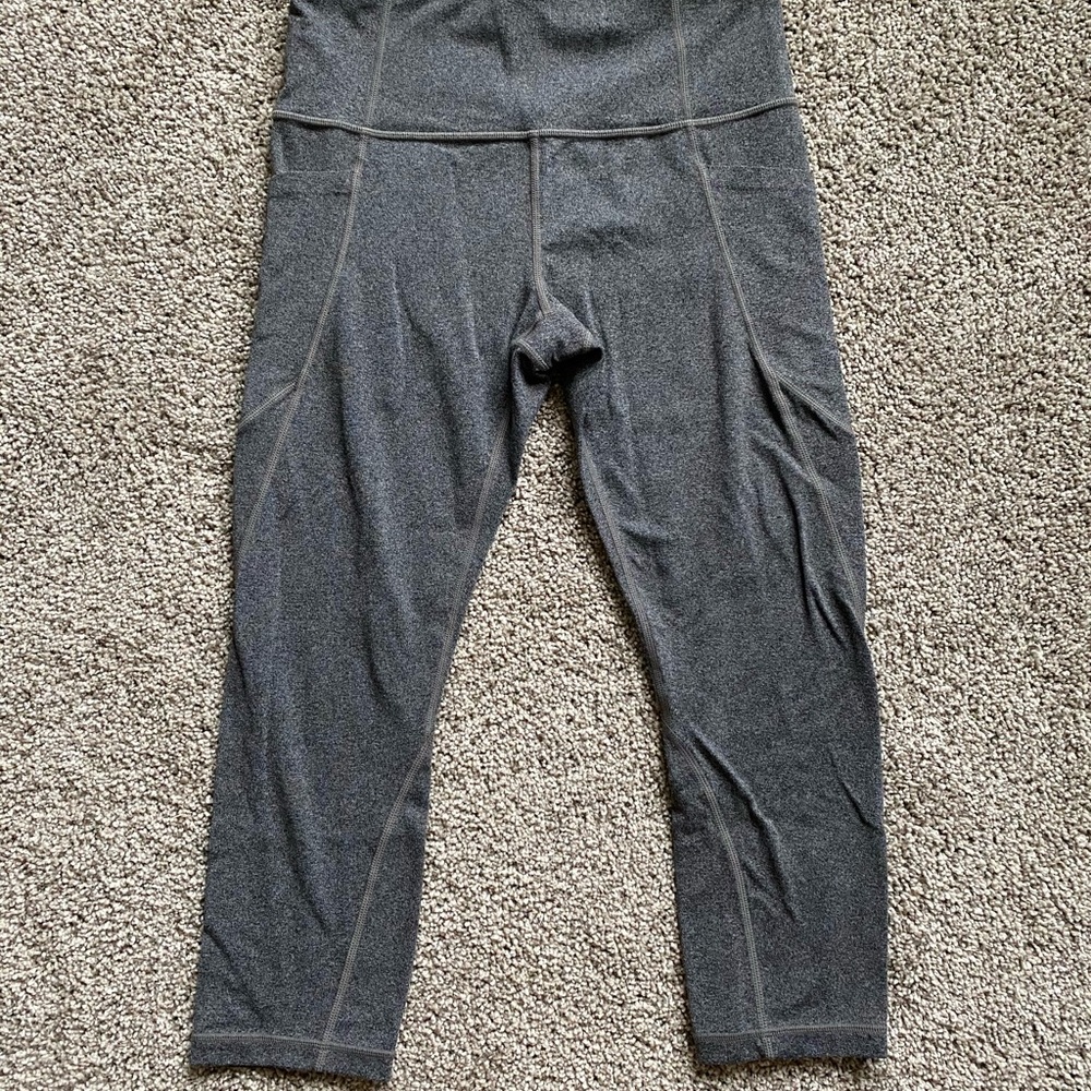 Athleta Grey Capri Leggings